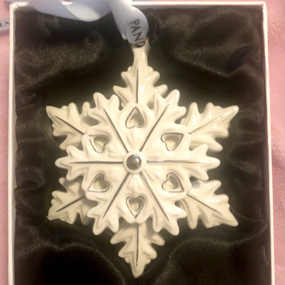 Pandora 2015 limited edition Snowflake